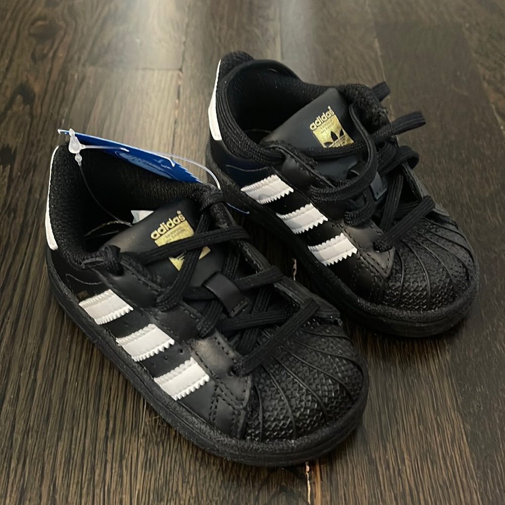 NWT Adidas Superstar I sneaker